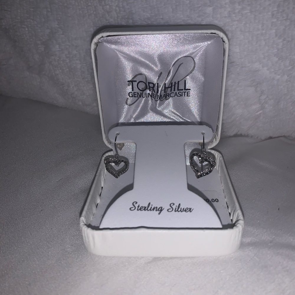 Heart dangly earrings